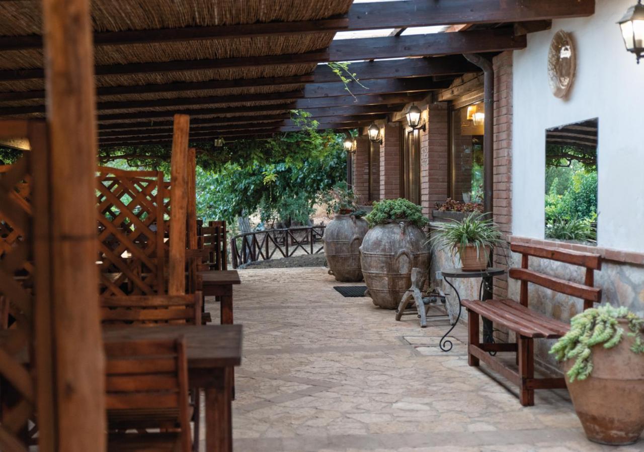 Il Sorgituro - Agriturismo Postiglione Eksteriør billede