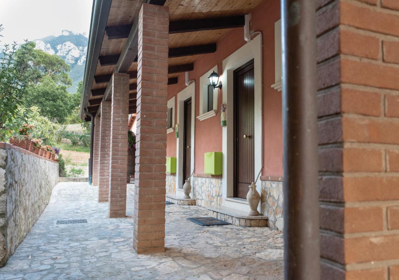 Il Sorgituro - Agriturismo Postiglione Eksteriør billede