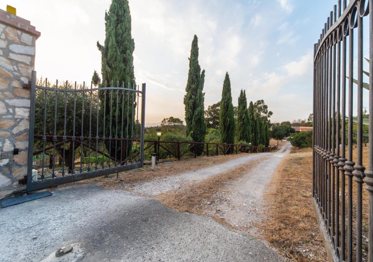 Il Sorgituro - Agriturismo Postiglione Eksteriør billede